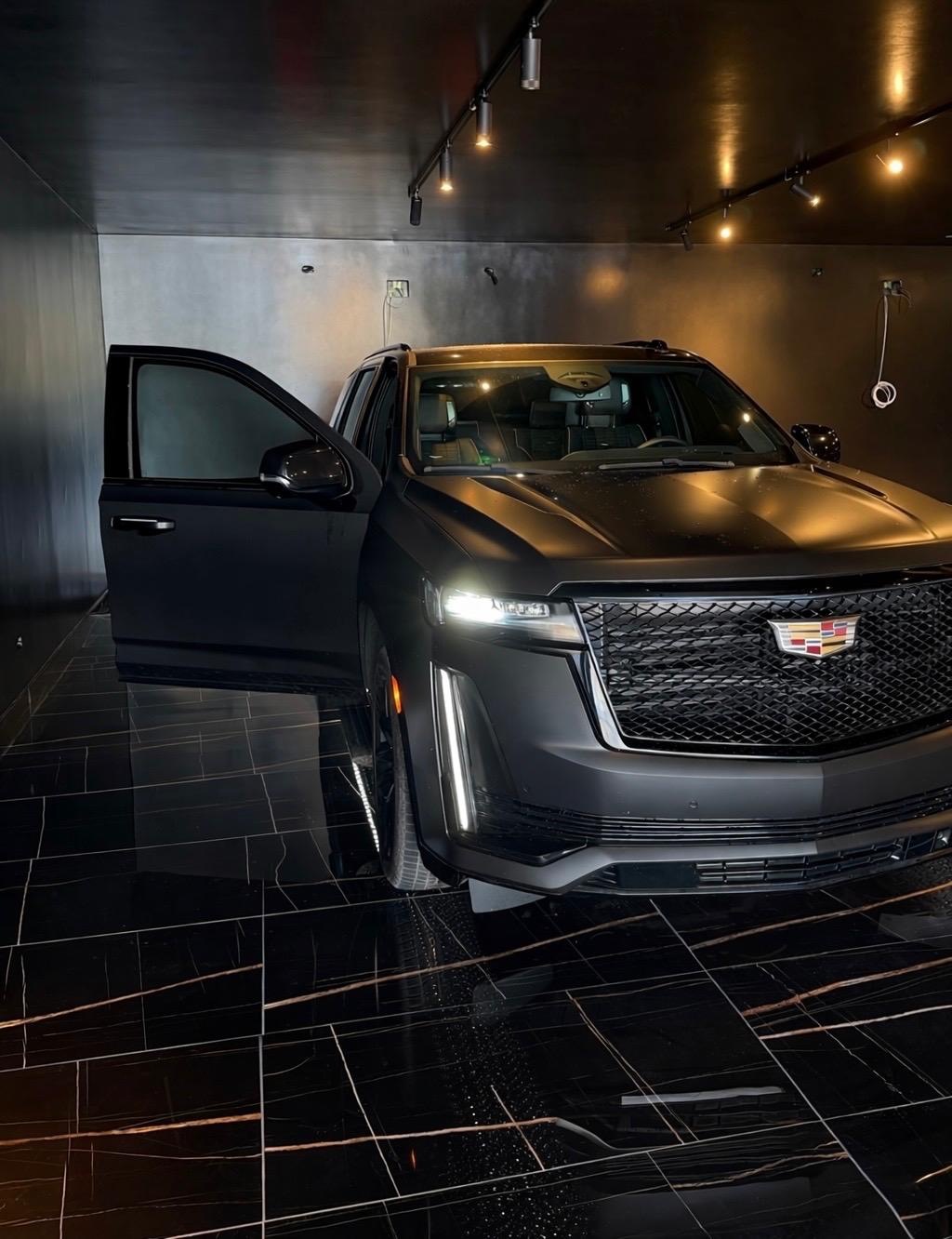 Cadillac Escalade  Nero